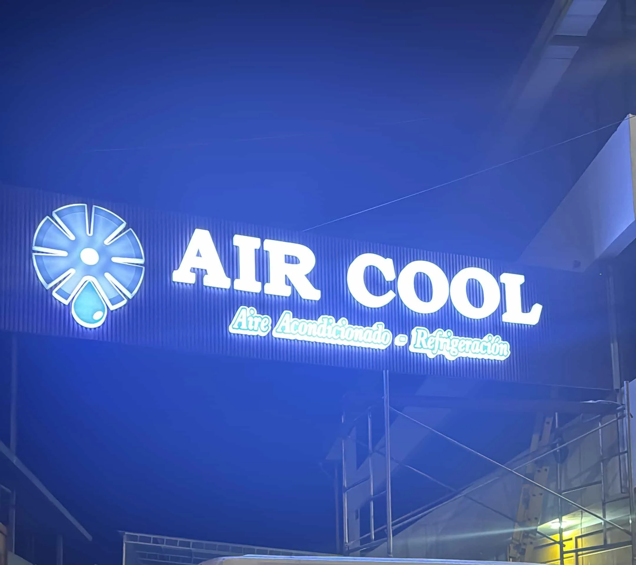 empresa ubicación noche