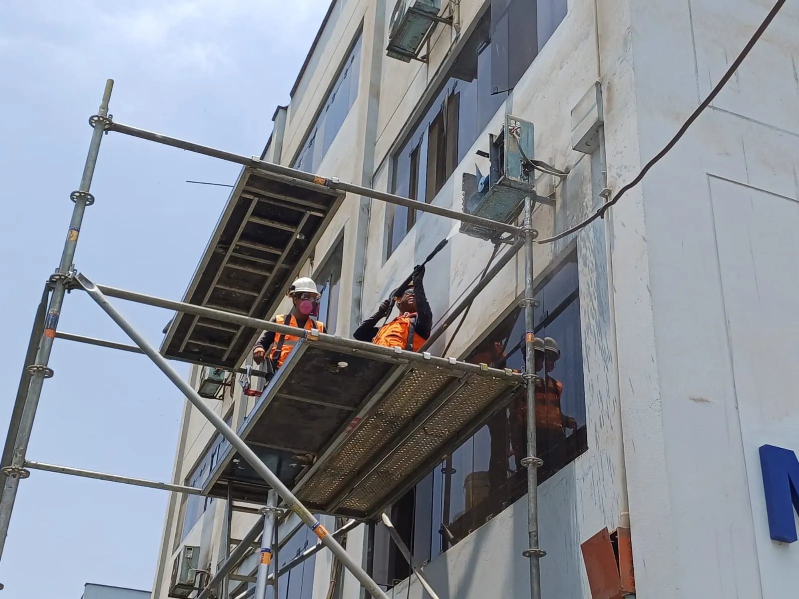 operador en edificio